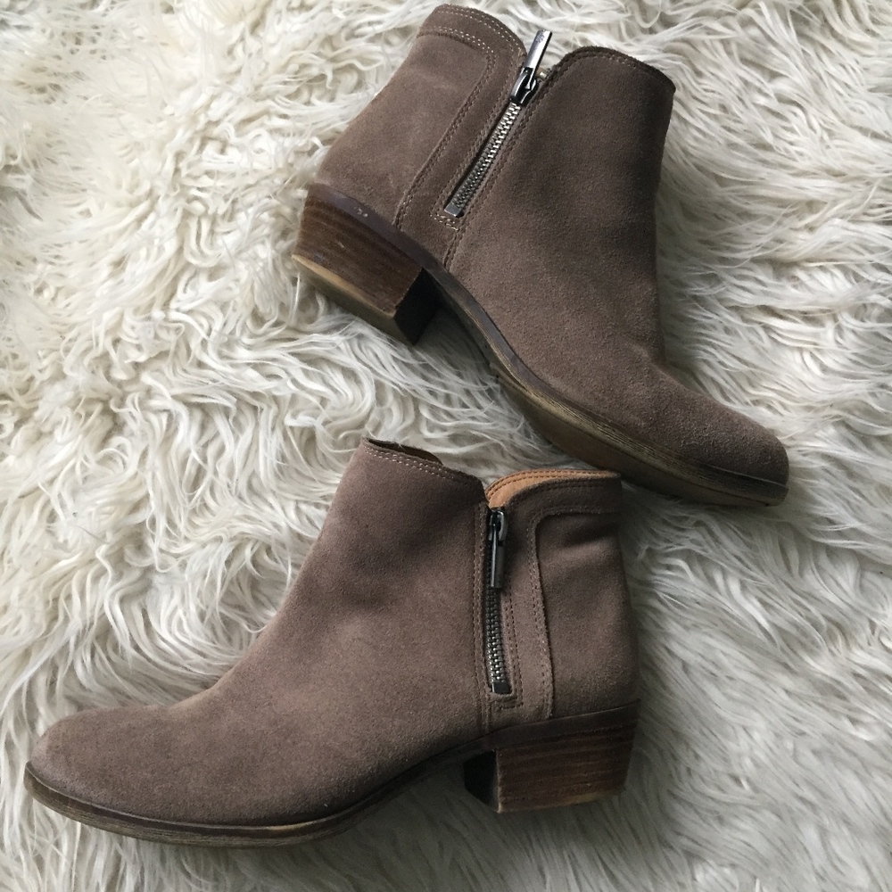 Lucky Brand Breah ankle booties 7.5 W beige suede